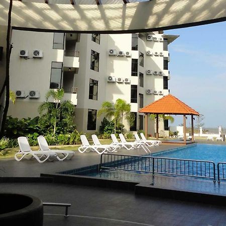 Cherloft@Samsuria Beach Residences Kampung Sungai Ular Екстер'єр фото