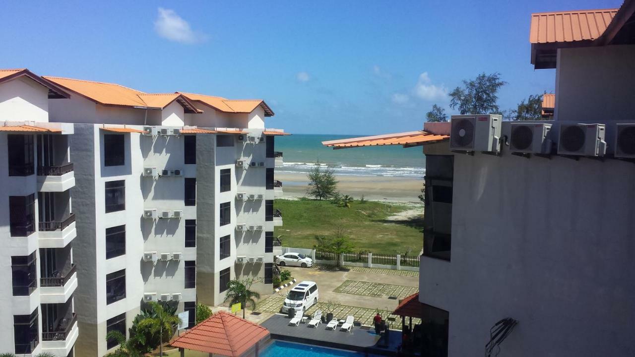 Cherloft@Samsuria Beach Residences Kampung Sungai Ular Екстер'єр фото