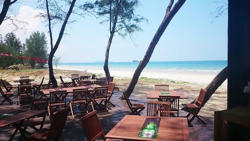 Cherloft@Samsuria Beach Residences Kampung Sungai Ular Екстер'єр фото